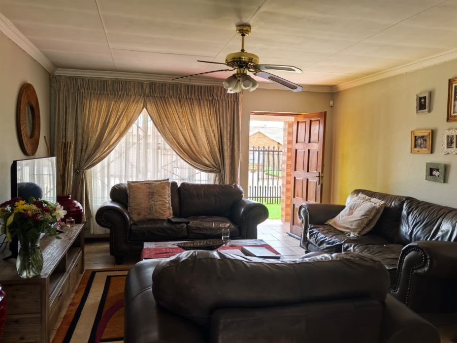 3 Bedroom Property for Sale in Grasslands Free State